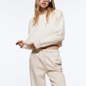 NWT Zara Plush Cropped Crewneck Sweatshirt in Ecru, Small